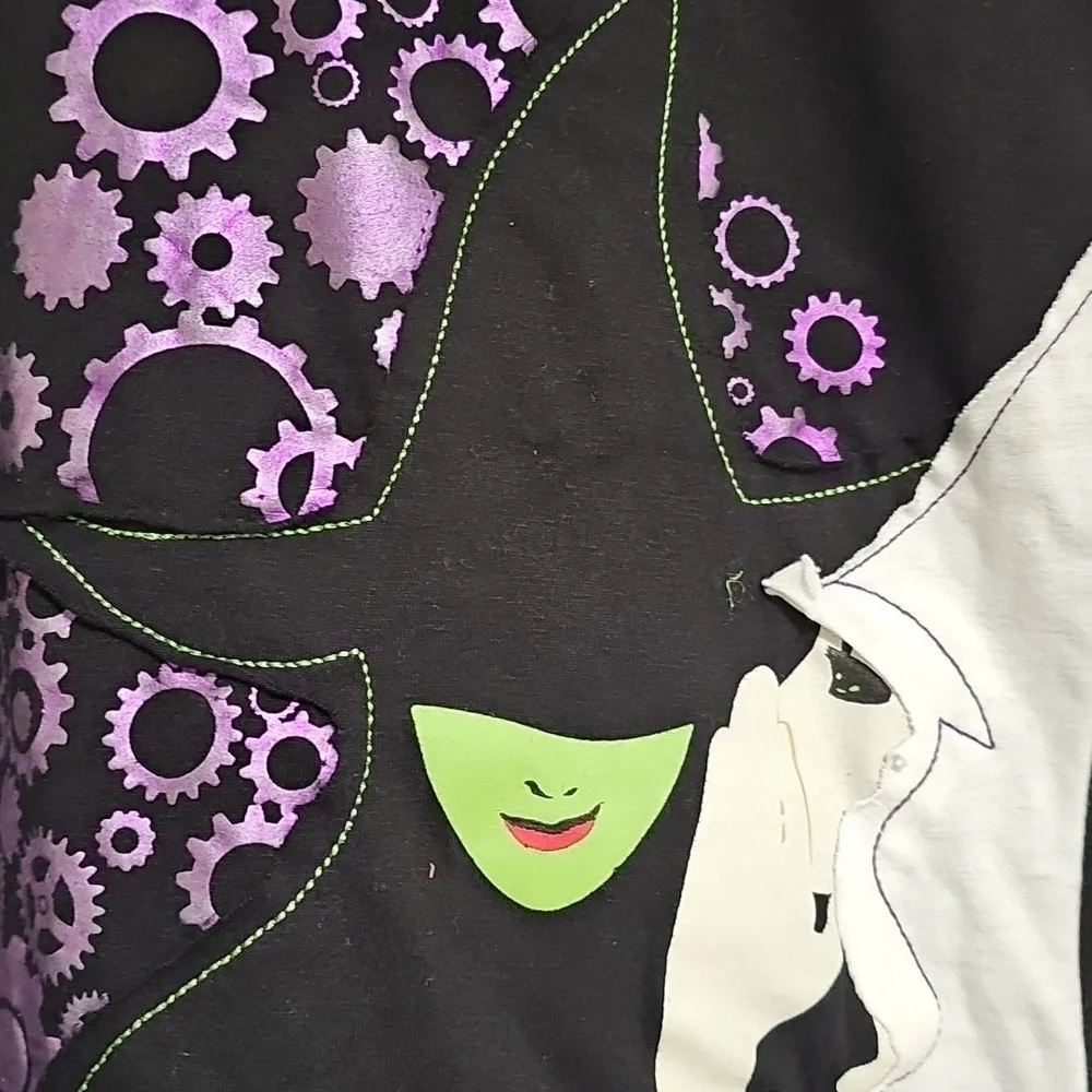 Wear Wicked Witches Short-sleeve V-neck Tee Youth XL